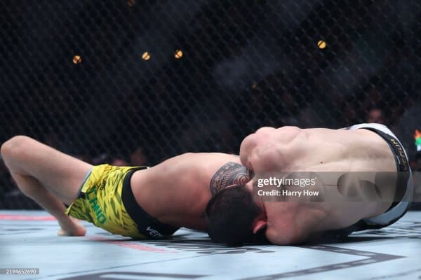 UFC "2025 йилда промоушеннинг энг яхши сабмишни" номинацияси учун тўртта номзодни эълон қилди