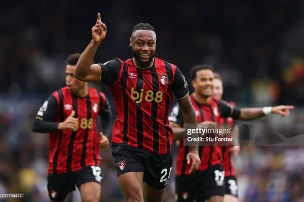 Семеньо Лондон клуби таклифини рад қилди