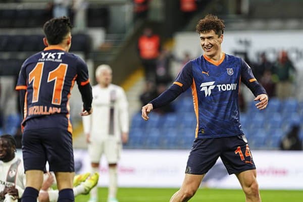 Ҳамюртларимизнинг бенефисига айланган баҳсда футболчиларимиз неча баллга лойиқ кўрилди? 