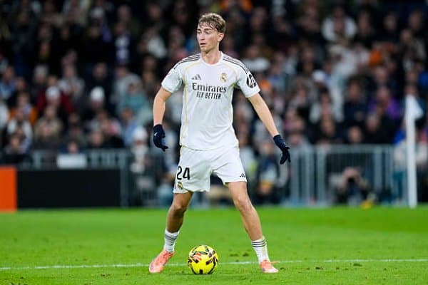 Дин Хаусен чарчоқ ва босим туфайли қийналмоқда