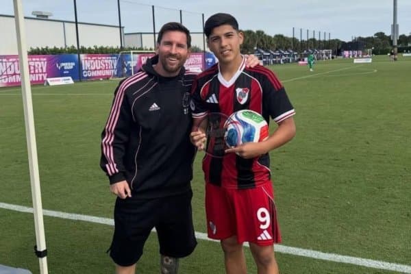 Месси кўп гол урадиган 15 ёшли вундеркиндни кашф қилди