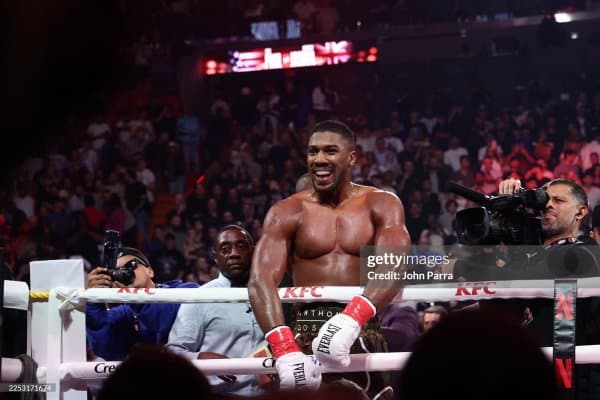 Энтони Жошуа: "Теренс Кроуфорднинг жисмоний ҳолати жуда зўр, бироқ..."