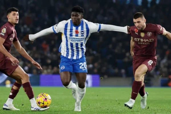 Ҳамма кутаётган футболчи сотилмайдиган бўлди