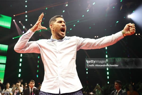 Алекс Перрейра оғир вазнга ўтса, нима бўлади?