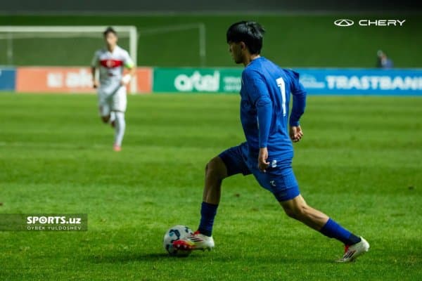 Ўзбекистонлик ёш футболчилар Португалияга йўл олди