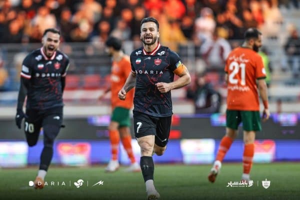 Эрон чемпионати. Ўрунов асосий таркибда майдонга тушиб, "Персеполис" ғалабасига ҳисса қўшди