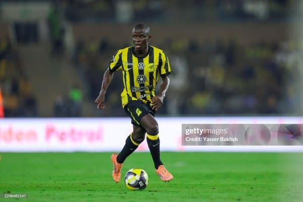 Собиқ футболчи "Манчестер Сити"га Канте трансферини маслаҳат берди