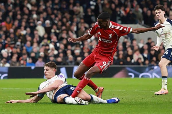 Исак жароҳати "Ливерпуль"ни янги қарорлар қабул қилишга мажбур қилмоқда