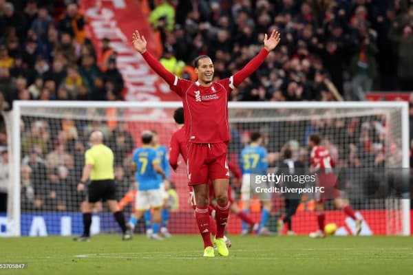 "Ливерпуль" Ван Дейкнинг ўрнига янги ҳимоячи олиб келмоқчи