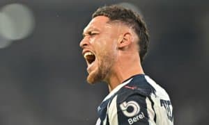 Машҳур футболчининг юзи фалаж бўлиб қолди