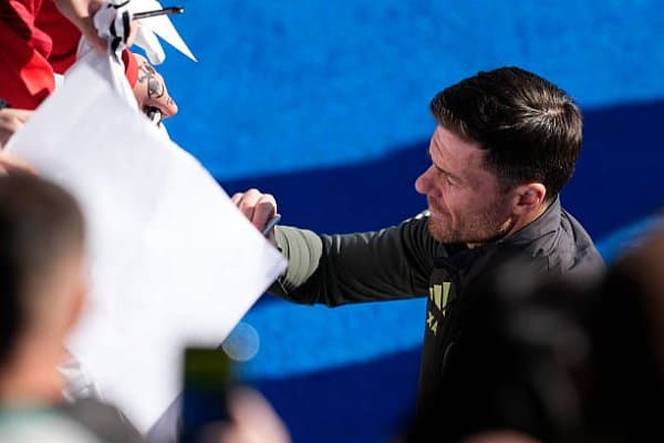 Касильяс Хаби Алонсога бўлаётган танқидларга жиддий муносабат билдирди