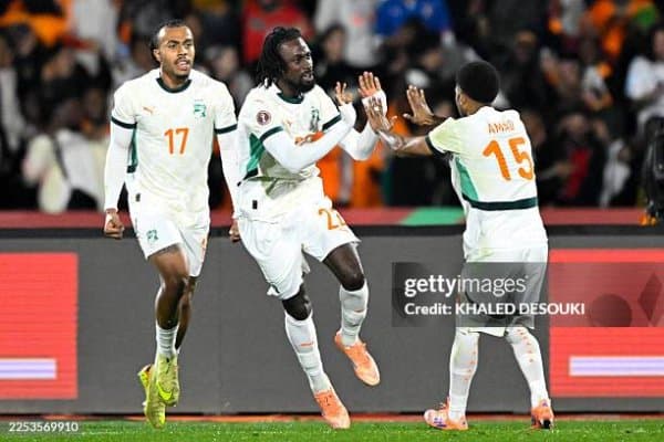 Африка Миллатлар кубоги. Кот-дъИвуар камбэк амалга ошириб, Габонни енгди. Камерун эса қийинчилик билан зафар қучди 