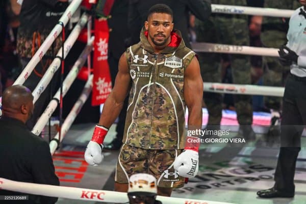 Автоҳалокатга учраган боксчи шифохонадан чиқди