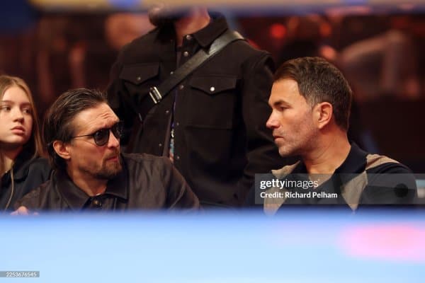 Александр Усик профессионал боксдан кетиш ниятини эълон қилди, аммо...