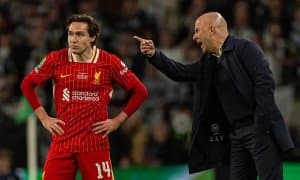 Чемпионлик учун курашаётган жамоалар “Ливерпуль” ҳужумчисини сўраяпти