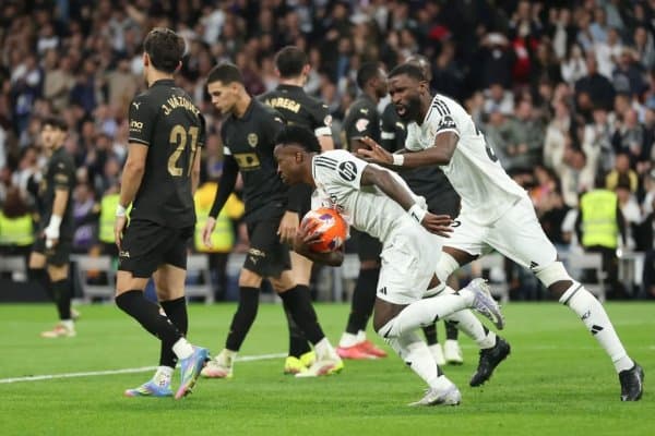 “Реал” уч юлдузни шубҳа остига олди