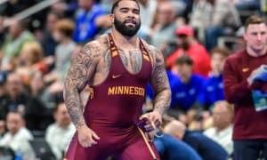 Олимпияда чемпиони Ислом Махачев ва Хамзат Чимаевнинг кураши бошқаларникидан нима учун устунлигини тушунтирди