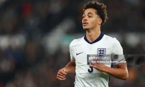 "Манчестер Сити" ҳимоячисини ортга қайтарди 