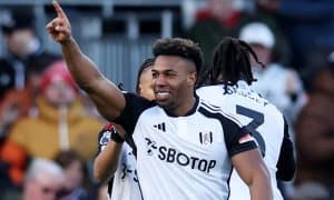 Англиядаги энг бақувват футболчи жамоасини ўзгартирадиган бўлди