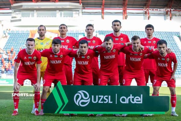 "Қизилқум" икки футболчиси билан хайрлашди