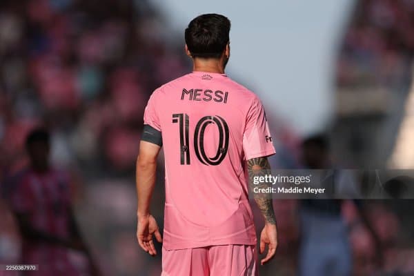 Месси: "У ерда 10 кун машғулот ўтаганман"