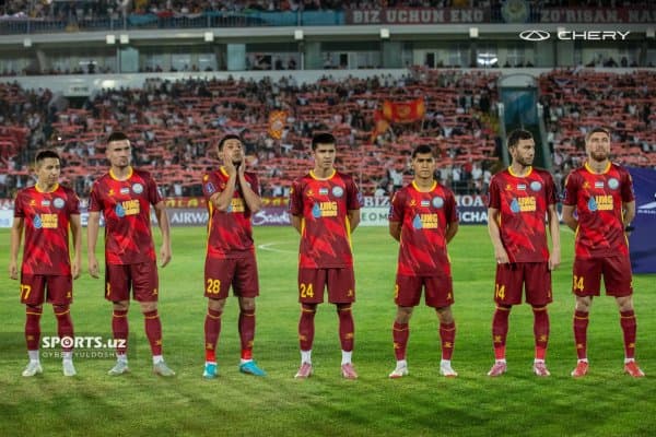 "Насаф" ҳимоячиси билан хайрлашди