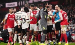 “Арсенал” ҳужумчиси охирида оммавий жанжал келтириб чиқарди