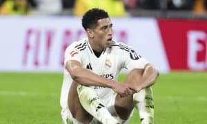 Беллингем майдонда мақсадсиз югуриб юрибди