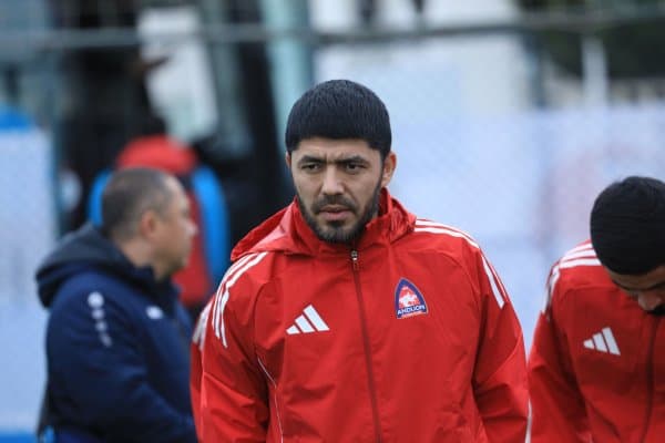 Ислом Тўхтахўжаев: "Ҳар қандай футболчига бундай ишқибозлар қаршисида ўйнаш ёқимли"