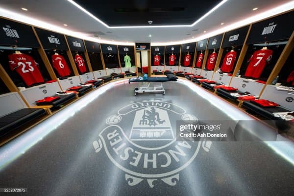  "Манчестер Юнайтед" ўзига янги мураббий топди