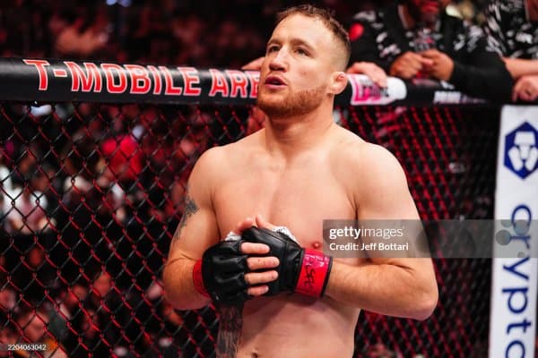 Зарбалар комбинацияси билан Жастин Гэтжи қойил қолдирган UFC чемпиони ким? 