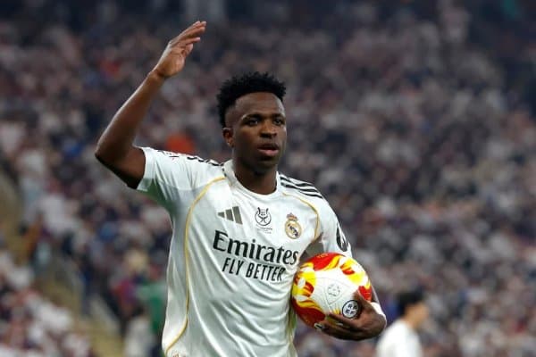 Винисиусга Англиядан жамоа топилди