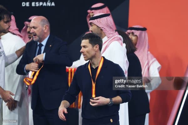 Расман: Алонсо "Реал Mадрид" бош мураббийи лавозимидан озод этилди!