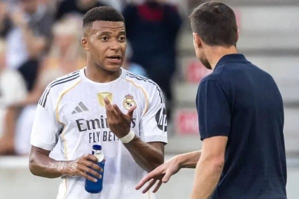 Мбаппе ишдан кетган Алонсога мурожаат қилди