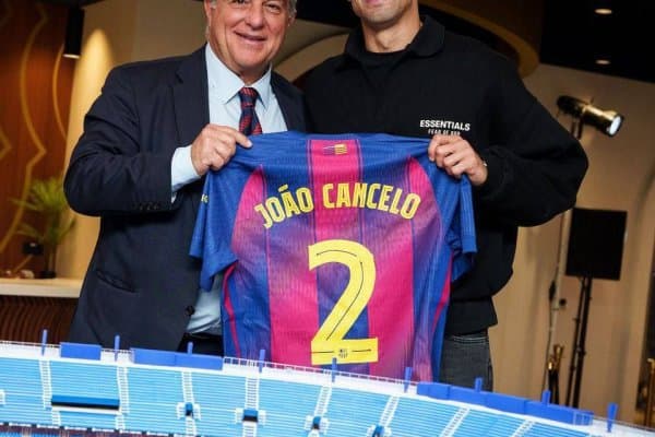 Расман: Жоау Канселу "Барселона"га қайтди