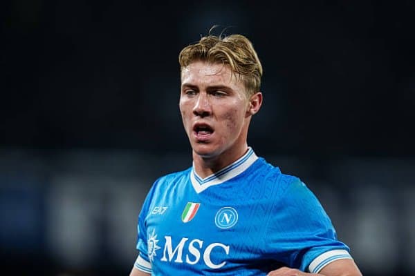 Конте Хойлунднинг ўсиши ҳақида: "У жуда катта қадам ташлади"