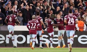 Англия клубига бирорта футболчи келишни истамаяпти