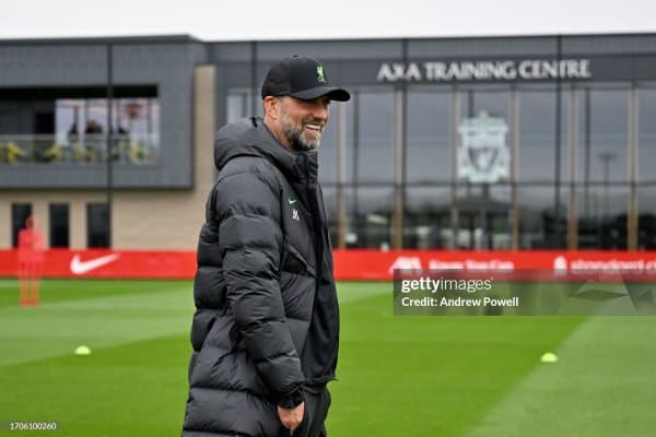 Клопп иккита вариантдан бирини танлаши керак