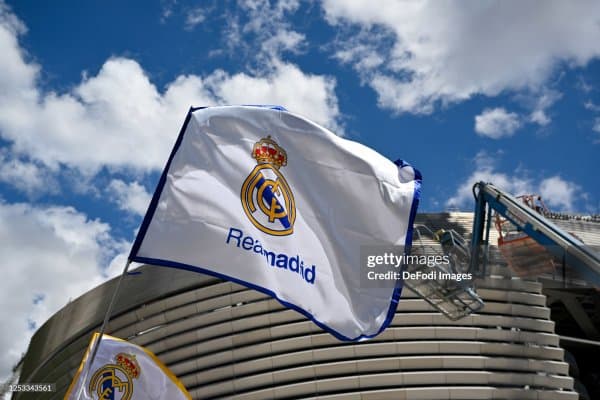 "Барселона" собиқ бош мураббийи "Реал Мадрид"ни бошқариши мумкин