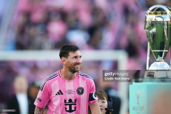 Мессига 1,4 миллиард евролик шартнома таклиф қилинган, бироқ...