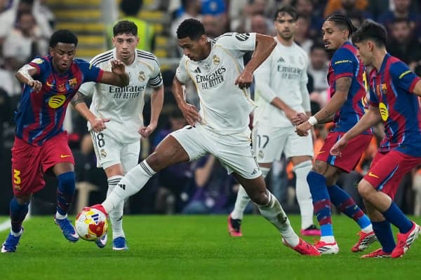 "Барселона" "Реал" қизиқаётган футболчини ўз сафига қўшиб олмоқчи