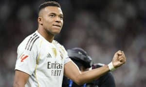 Мбаппе тарихий рекордни урмоқчи