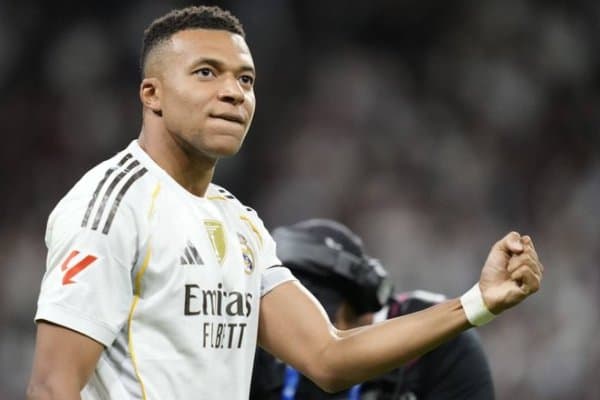 Мбаппе тарихий рекордни урмоқчи