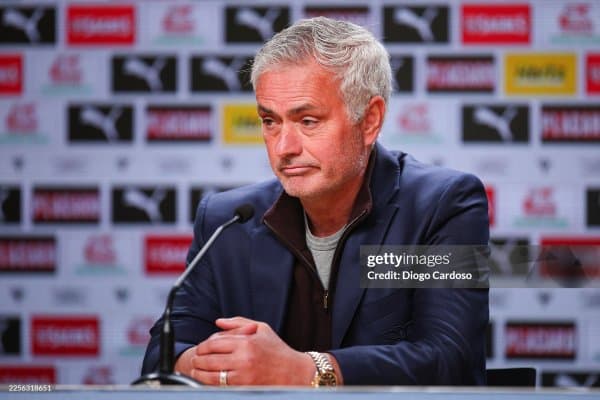 Моуриньо: "Мени ўз сериалингизга тортишни бас қилинг