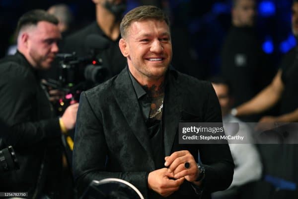 Конор Макгрегор UFC билан янги шартнома бўйича музокаралар олиб бормоқчи