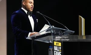 UFC юлдузи фалажга учрашига бир баҳия қолди!