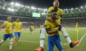 Винисиус Неймарни қувяпти