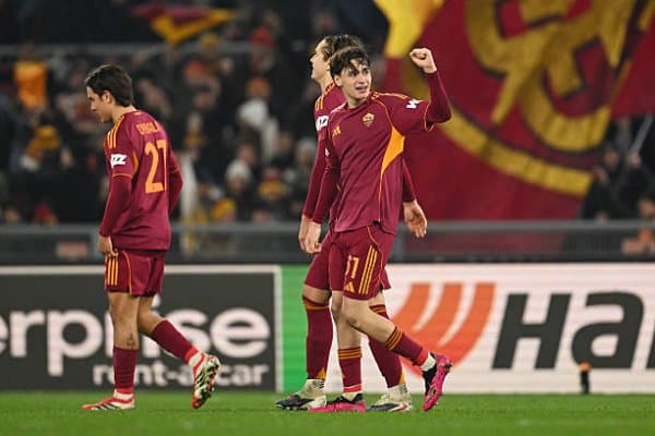 ЕЛ. "Рома" "Штутгарт"дан устун келди. "Ноттингем Форест" эса енгилди (бошқа натижалар) 