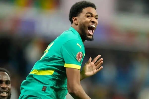 Уч суперклуб 18 ёшли ҳужумчини талашиб қолди