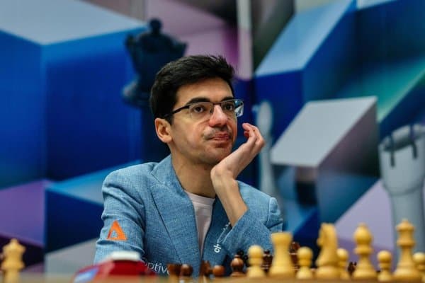 Аниш Гири: "Нодирбек билан ўйин олдидан мени жиддий қарама-қаршилик кутаётганини тушуняпман"